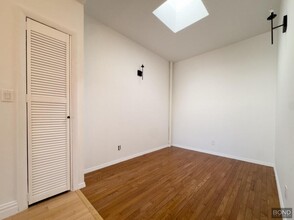 161 Greenpoint Ave in Brooklyn, NY - Building Photo - Building Photo