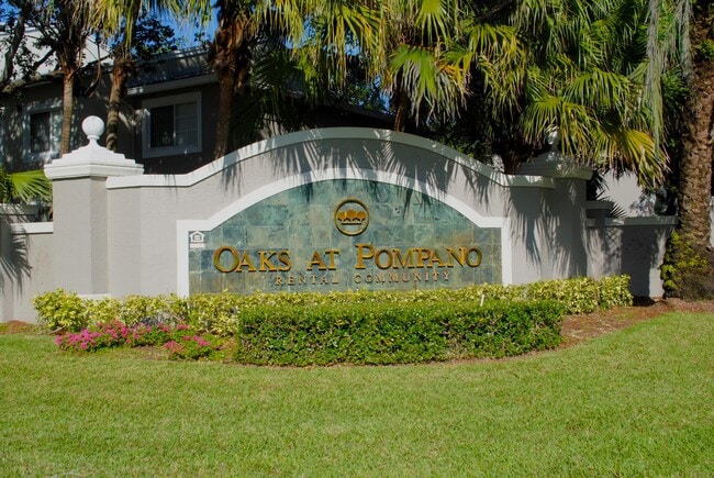 Oaks at Pompano in Pompano Beach, FL - Foto de edificio - Building Photo