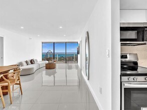 20515 E Country Club Dr in Miami, FL - Building Photo - Building Photo