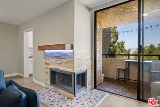 4275 Vía Arbolada in Los Angeles, CA - Building Photo - Building Photo