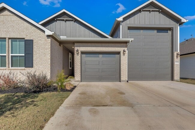 20704 John Gill Dr in Manor, TX - Foto de edificio - Building Photo