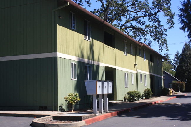 Ford Street Court in McMinnville, OR - Building Photo - Building Photo