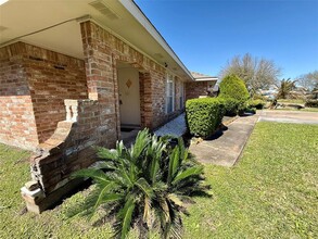 10511 Saber Ct in Houston, TX - Foto de edificio - Building Photo