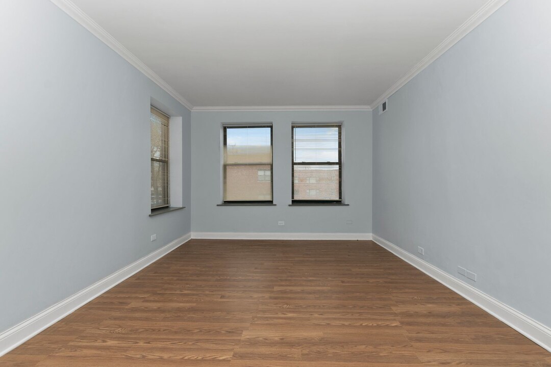 7215 S Yates Blvd in Chicago, IL - Building Photo