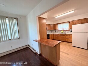 1002 E Park Ave in Scranton, PA - Building Photo - Building Photo