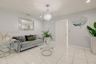 1240 Peri St in Opa Locka, FL - Building Photo - Building Photo