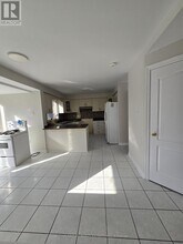 135 Moffatt Ave in Brampton, ON - Building Photo - Building Photo