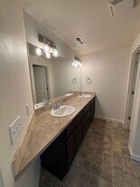 13110 NE 25th St in Vancouver, WA - Building Photo