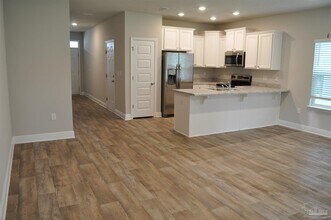 6060 Royal Port Ct in Bellview, FL - Building Photo - Building Photo