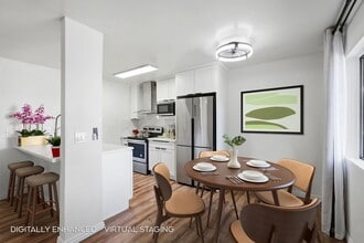 13050 Dronfield Ave, Unit 13050 Dronfield Avenue #5 in Sylmar, CA - Foto de edificio - Building Photo