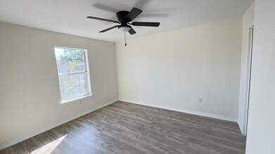 1239 Glen Haven Dr in Eagle Pass, TX - Building Photo - Building Photo