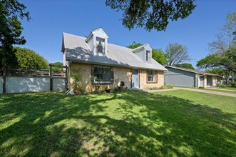 1005 Nile St in Austin, TX - Building Photo - Building Photo