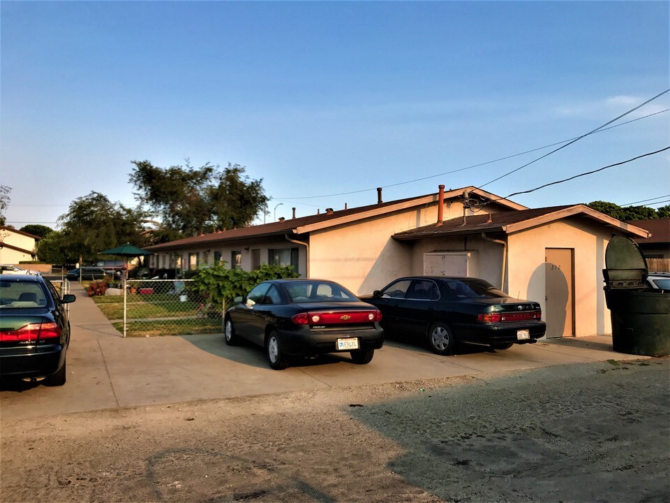 212 N O St in Lompoc, CA - Building Photo