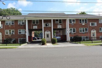Gran Prix Apartments in Plainfield, NJ - Building Photo - Building Photo