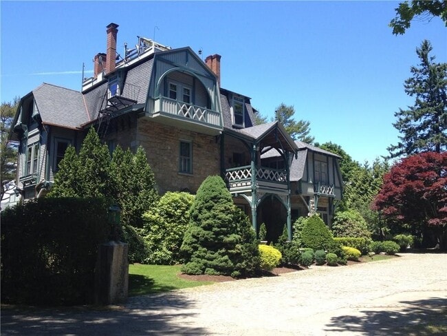 property at 6 Howe Ave