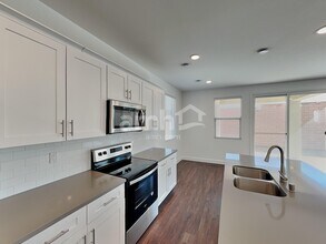 8969 Tiger Tooth Ave in Las Vegas, NV - Foto de edificio - Building Photo