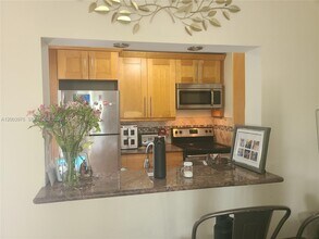 9405 W Flagler St in Miami, FL - Building Photo - Building Photo