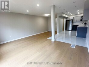 61 Christephen Crescent in Richmond Hill, ON - Building Photo - Building Photo