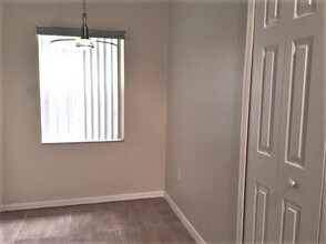 2481 Winchester Blvd in Kissimmee, FL - Foto de edificio - Building Photo