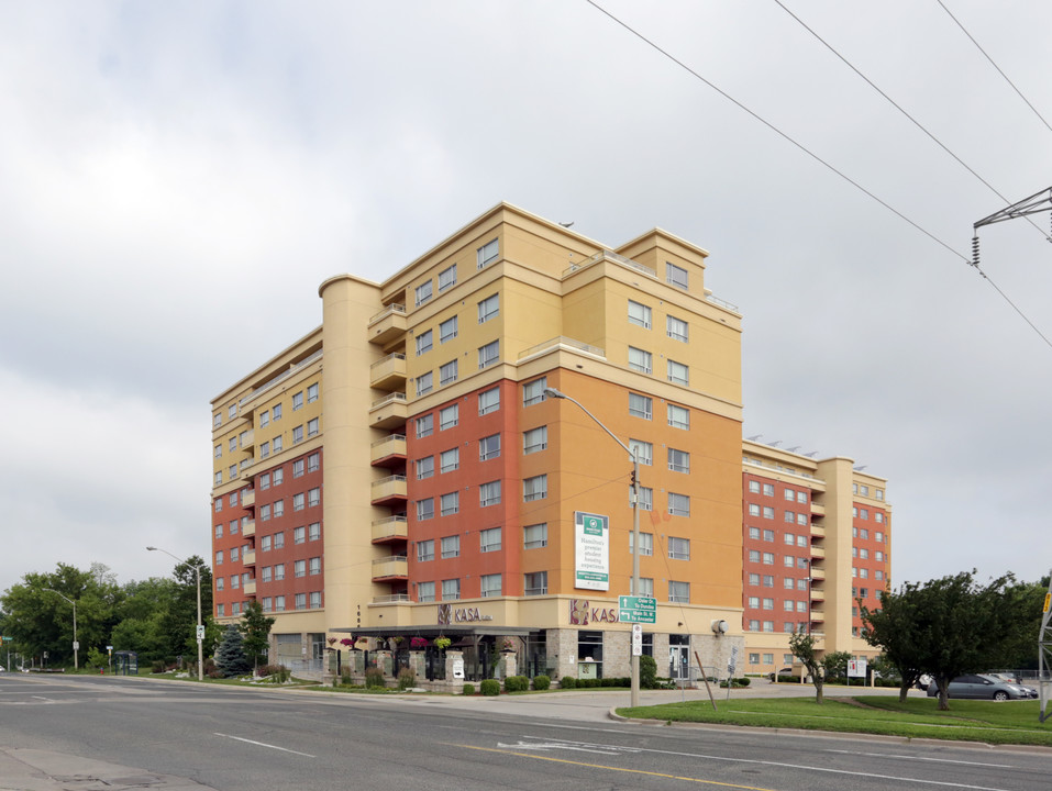 West Village Suites in Hamilton, ON - Building Photo