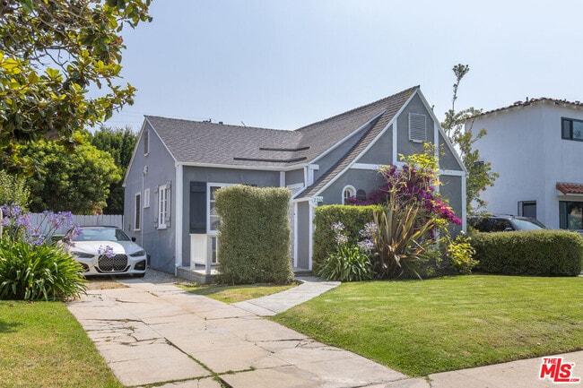 2310 Manning Ave in Los Angeles, CA - Building Photo - Building Photo