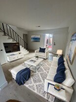 10573 Torrington Cir, Unit 2 in Westminster, CA - Building Photo