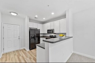 7106 W Friendly Ave in Greensboro, NC - Building Photo - Building Photo