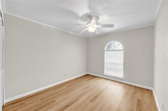 2011 Meadfoot Rd in Carrollton, TX - Building Photo - Building Photo