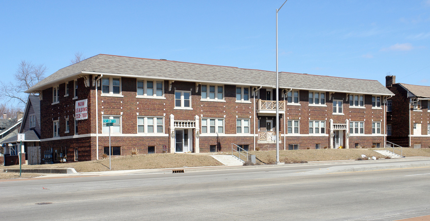 534 E 38th St in Indianapolis, IN - Foto de edificio