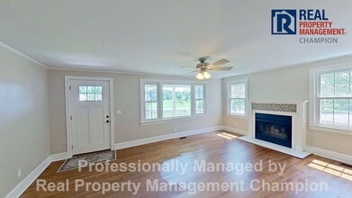 322 E Wallace St in Burgaw, NC - Building Photo - Building Photo