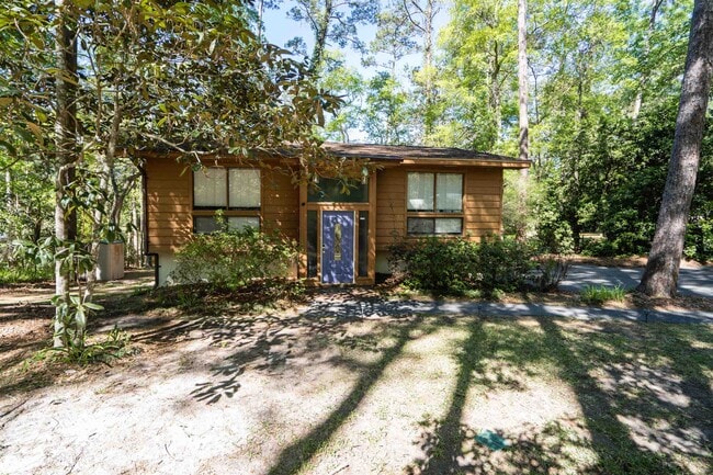 property at 3322 Robinhood Rd