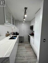 637 Lake Shore Blvd W in Toronto, ON - Building Photo - Building Photo