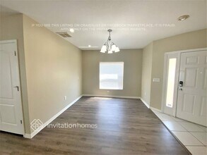 710 Cristelle Jean Dr in Ruskin, FL - Foto de edificio - Building Photo