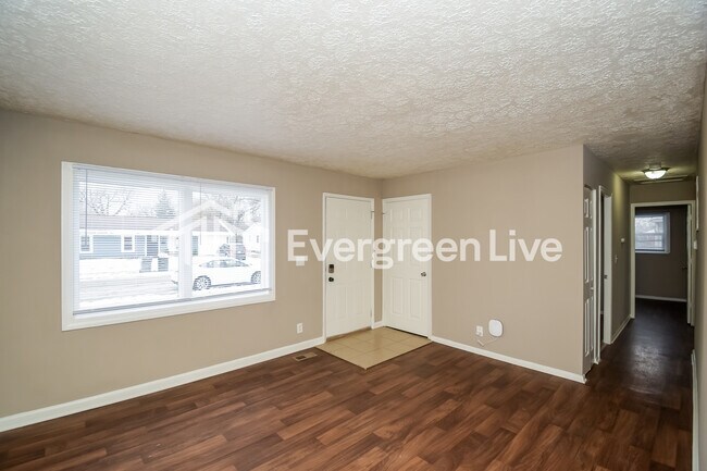 8724 Montery Rd in Indianapolis, IN - Building Photo - Building Photo