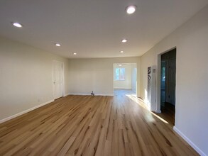 993 Bryant Way in Sunnyvale, CA - Building Photo - Building Photo