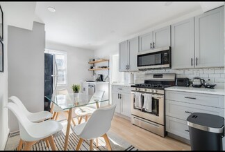 12 W 52nd St in Bayonne, NJ - Building Photo - Building Photo