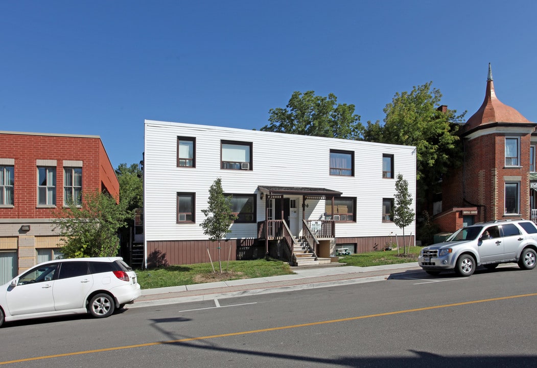 106 Old Kingston Rd in Ajax, ON - Building Photo