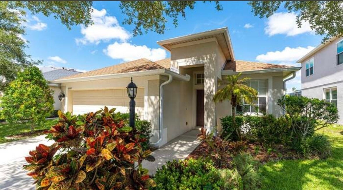 14343 Gnatcatcher Terrace in Lakewood Ranch, FL - Building Photo