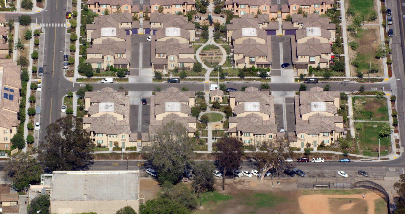 Las Cortes Phase II in Oxnard, CA - Building Photo