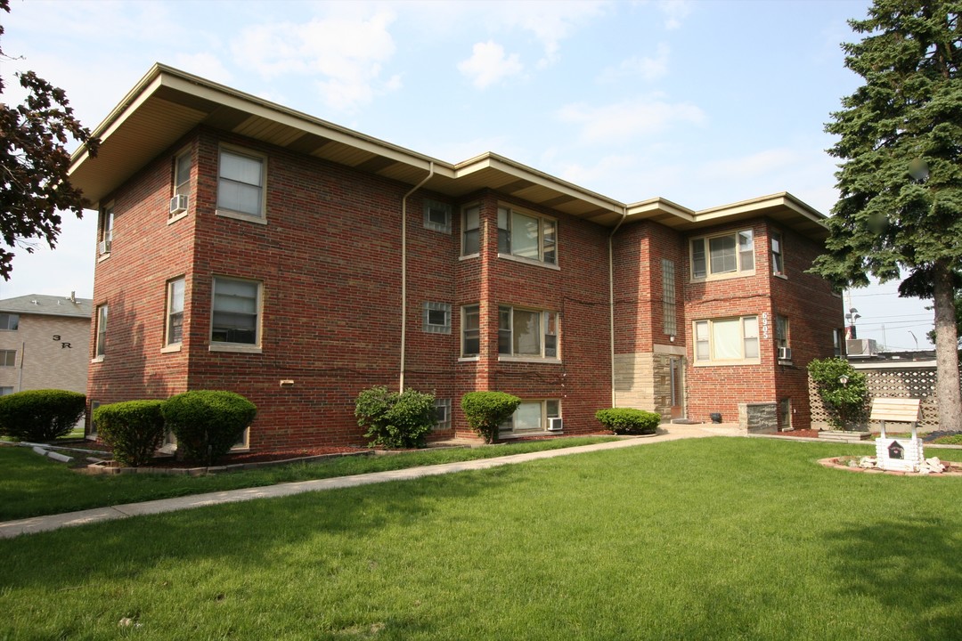 Virginia Apartments in Hammond, IN - Building Photo