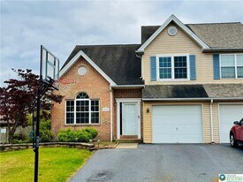 2274 Briarwood Dr in Coplay, PA - Building Photo
