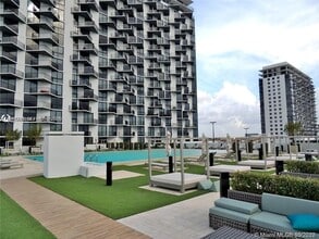 5300 Paseo Blvd, Unit 909 in Doral, FL - Building Photo - Building Photo