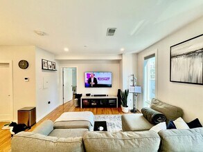 49 Rogers St in Boston, MA - Building Photo - Building Photo