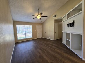 9140 Timber Path in San Antonio, TX - Building Photo - Building Photo