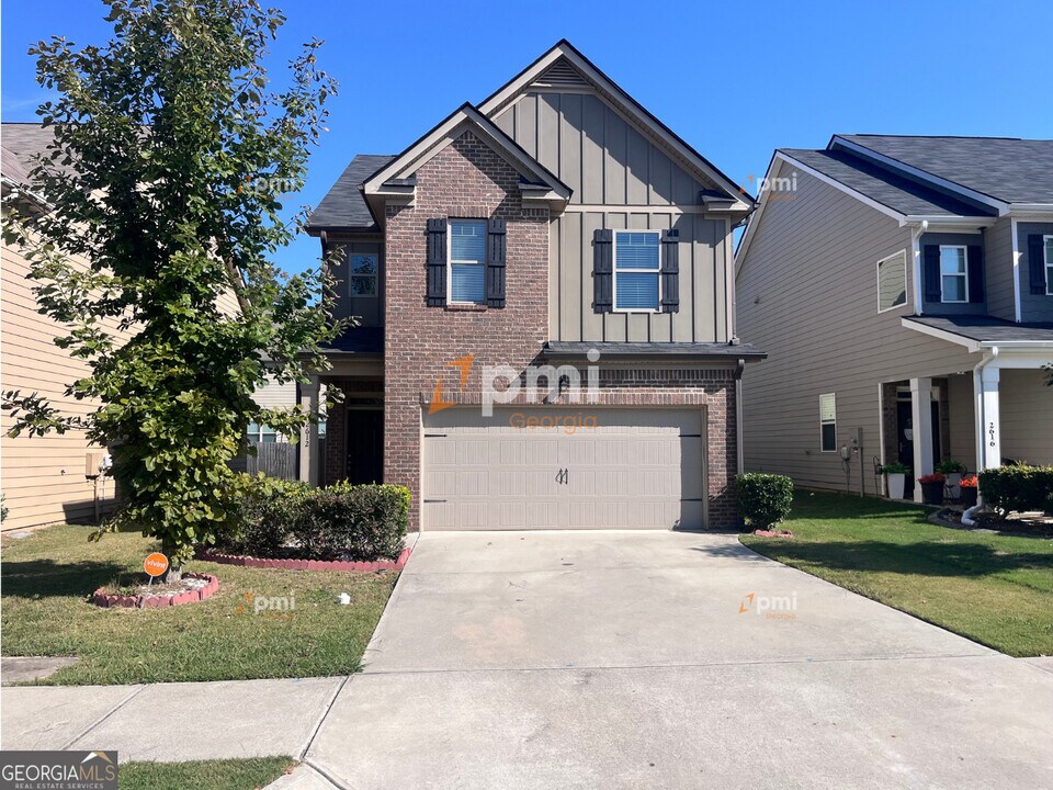 2612 Lovejoy Crossing Dr in Hampton, GA - Foto de edificio