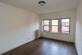 5736 N Winthrop Ave in Chicago, IL - Building Photo - Building Photo