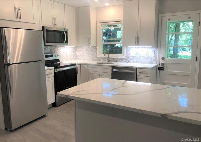 property at 3213 S Shelley St