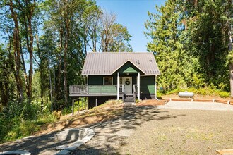 40 N Canvasback Way in Hoodsport, WA - Building Photo - Building Photo