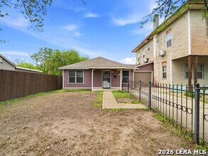 1301 S Palmetto St in San Antonio, TX - Building Photo - Building Photo