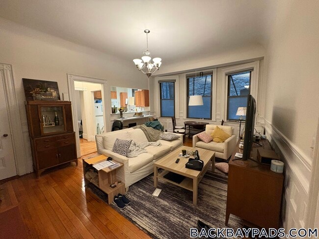 366 Commonwealth Ave, Unit 2D in Boston, MA - Building Photo - Building Photo